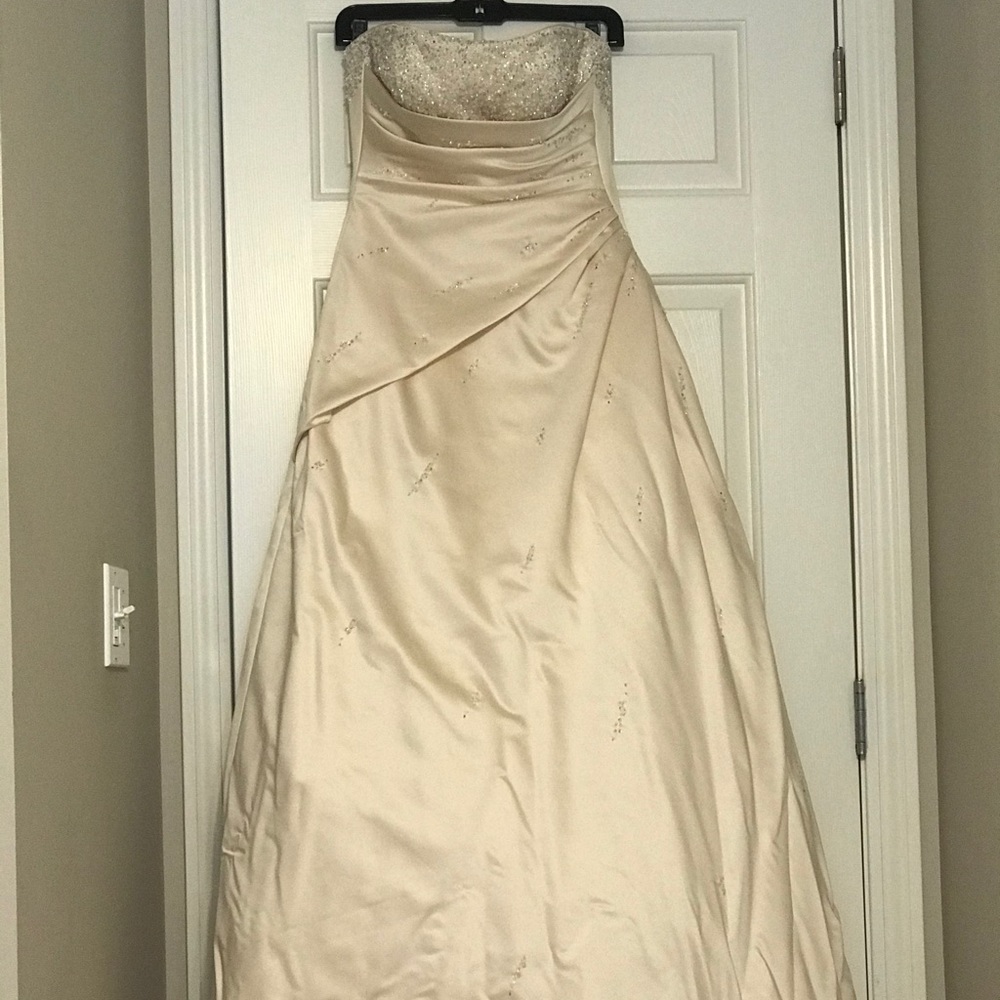 Maggie Sottero Wedding Gown